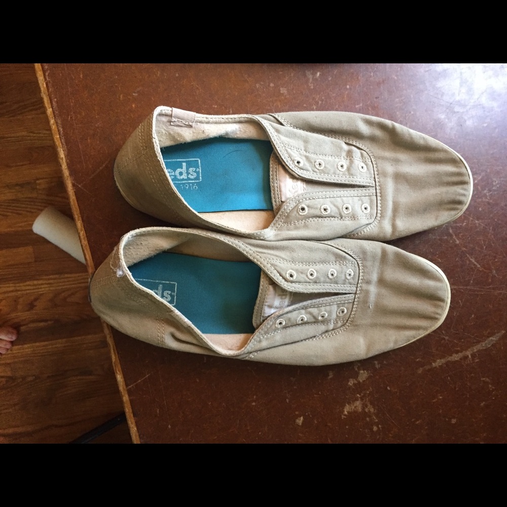 tan keds 9.5